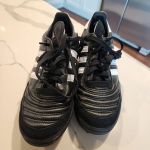 Adidas Mundial Indoor Soccer Shoes | Turf | Men size 6 | Women size 7-7.5